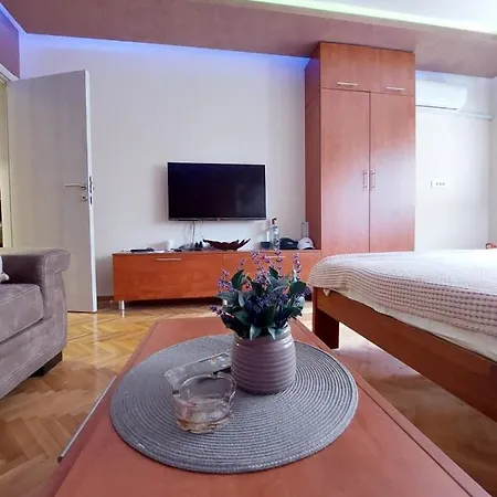 Cuca Apartments Belgrade Exterior photo